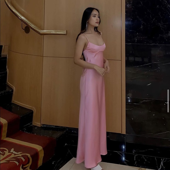 Zara Satin Pink dress - Picture 8 of 11